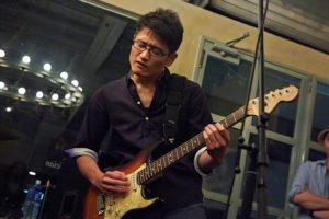 オンラインギターレッスン講師　藤田義雄
